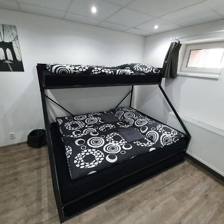 Small Apartments Denisa Business 브르노 외부 사진