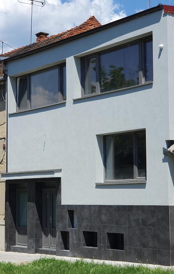 Small Apartments Denisa Business 브르노 외부 사진
