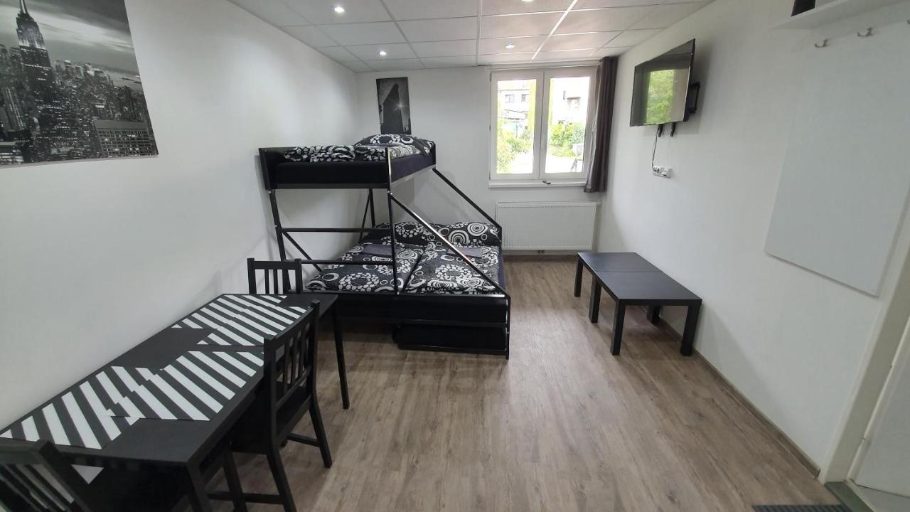 Small Apartments Denisa Business 브르노 외부 사진