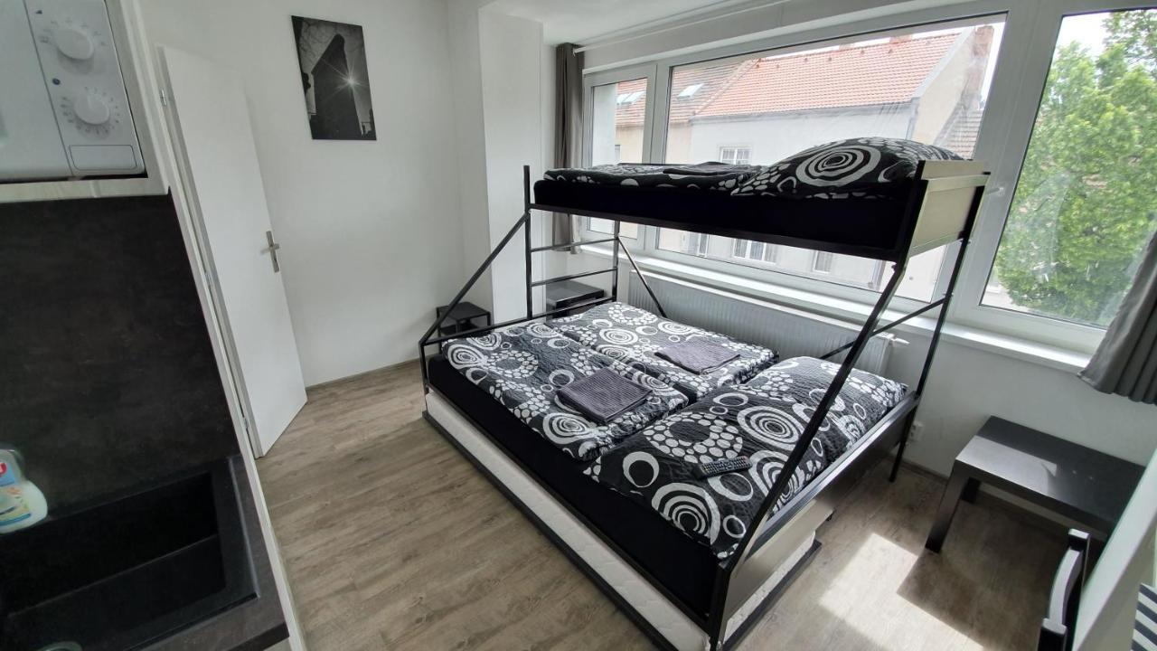 Small Apartments Denisa Business 브르노 외부 사진