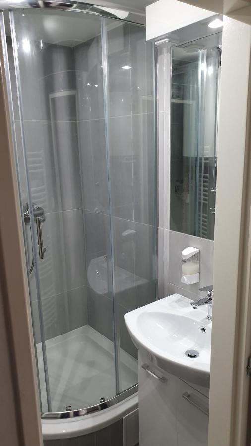 Small Apartments Denisa Business 브르노 외부 사진