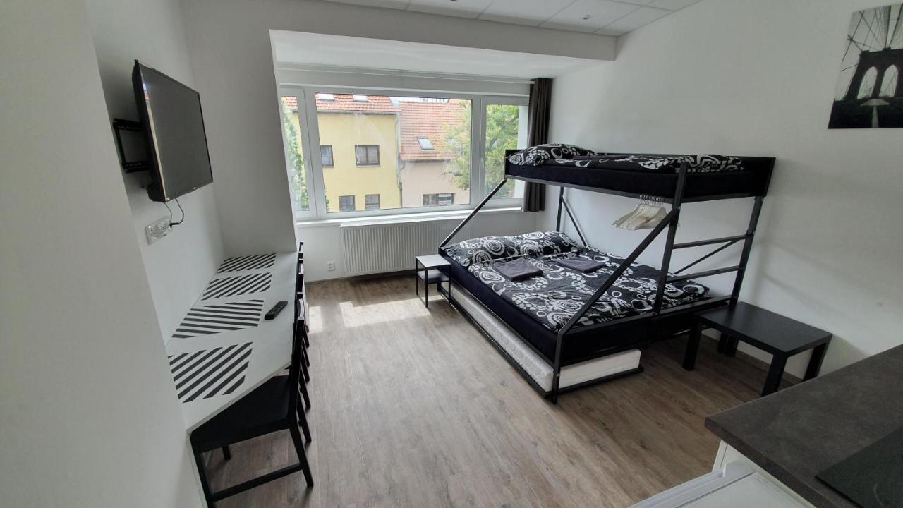 Small Apartments Denisa Business 브르노 외부 사진