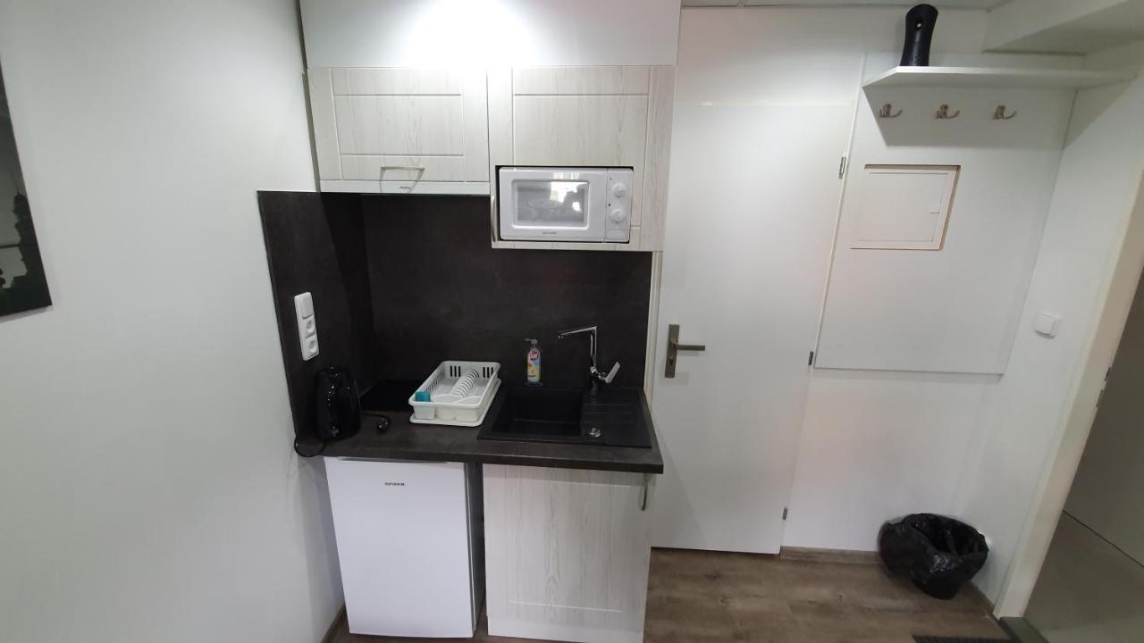 Small Apartments Denisa Business 브르노 외부 사진