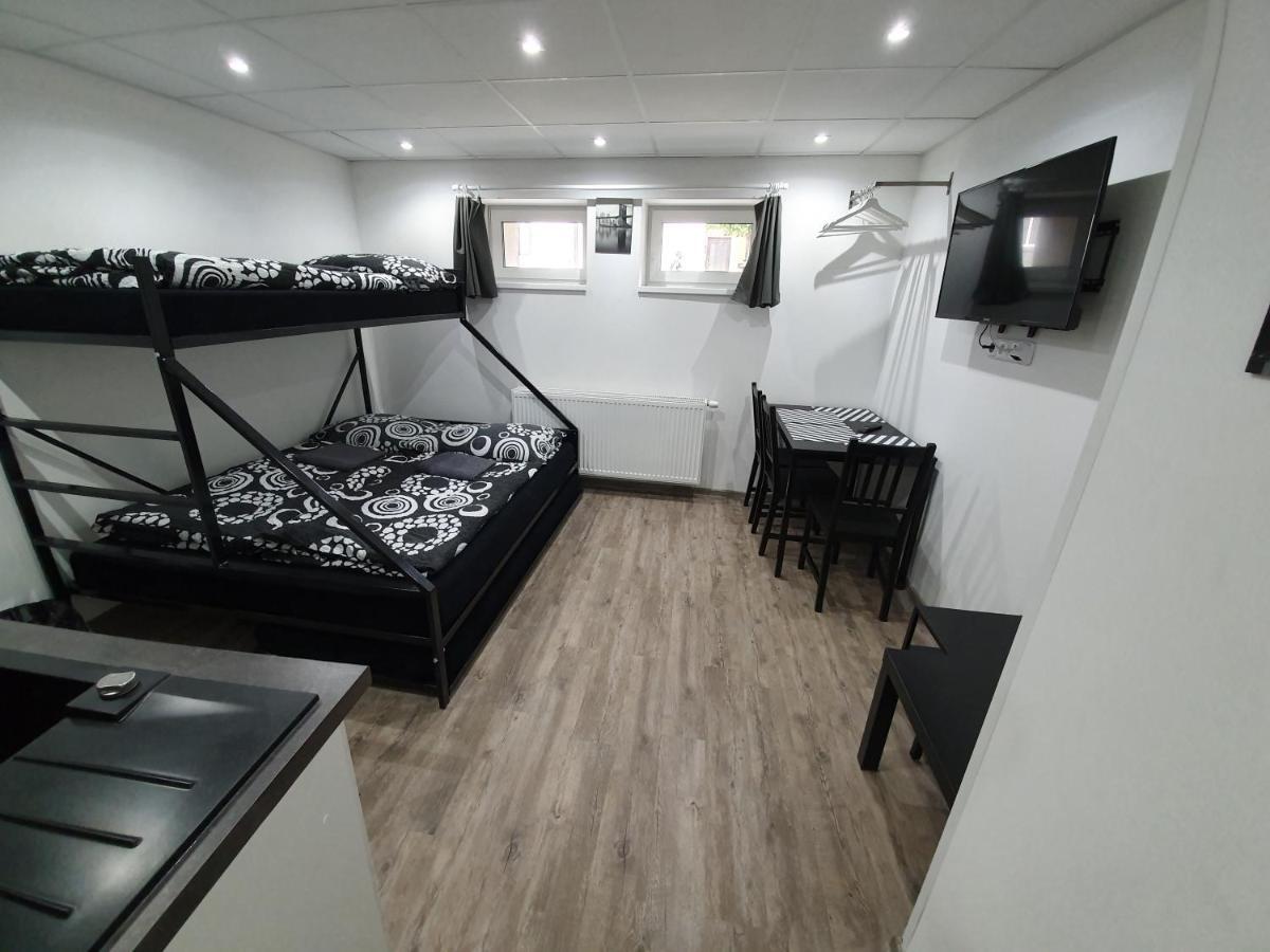 Small Apartments Denisa Business 브르노 외부 사진