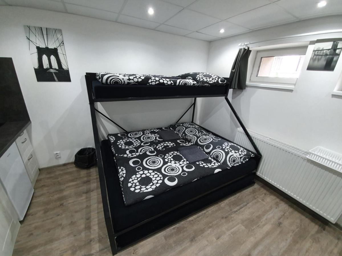 Small Apartments Denisa Business 브르노 외부 사진